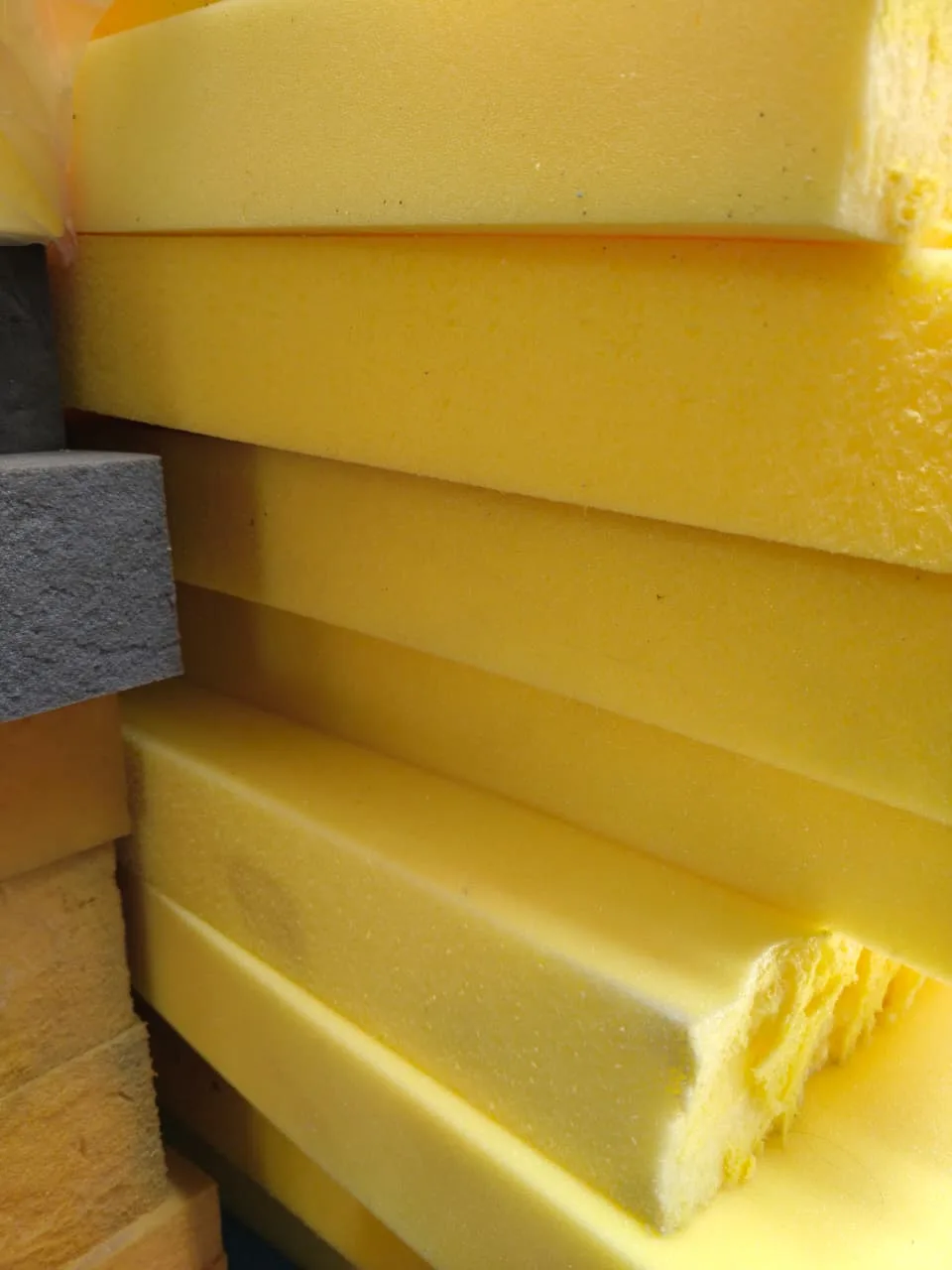 ESPONJA AMARILLA ARTESANAL 10 CM